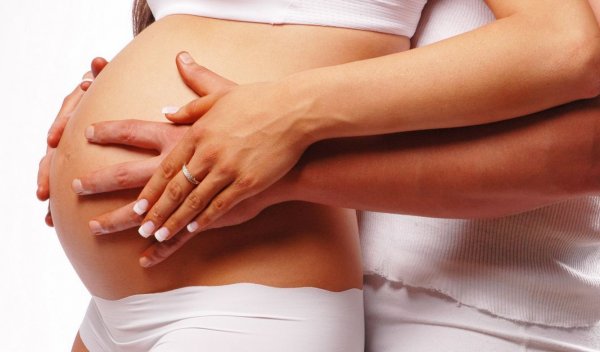 Ученые выяснили, что беременность влияет на голос