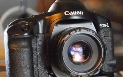 Завершились продажи пленочной камеры Canon EOS-1V