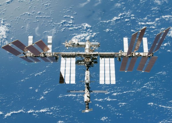 Космонавт продемонстрировал коррекцию орбиты МКС