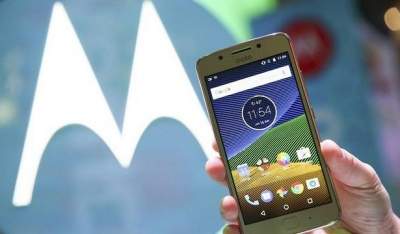 Motorola готовит два новых смартфона