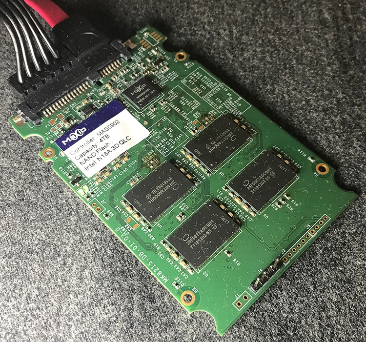 Прототип SSD на базе Intel 3D QLC NAND имеет объём 4 Тбайт