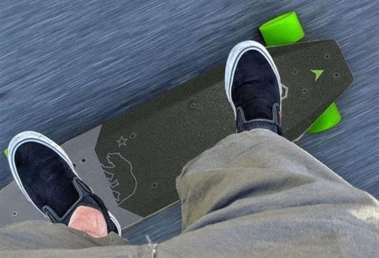 Xiaomi представила электроскейтборд Acton Smart Electric Skateboard