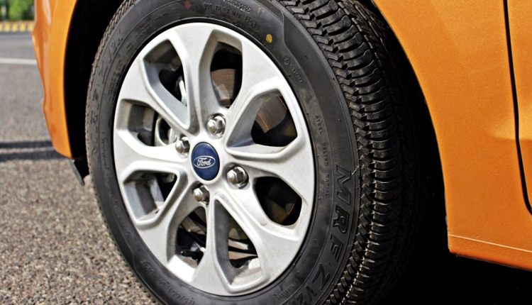 Ford оборудует новые автомобили «умной» подвеской с защитой от выбоин