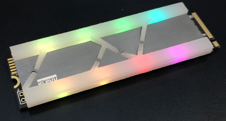 Computex 2018: модули памяти DDR4 и SSD-накопители с подсветкой на стенде KLEVV