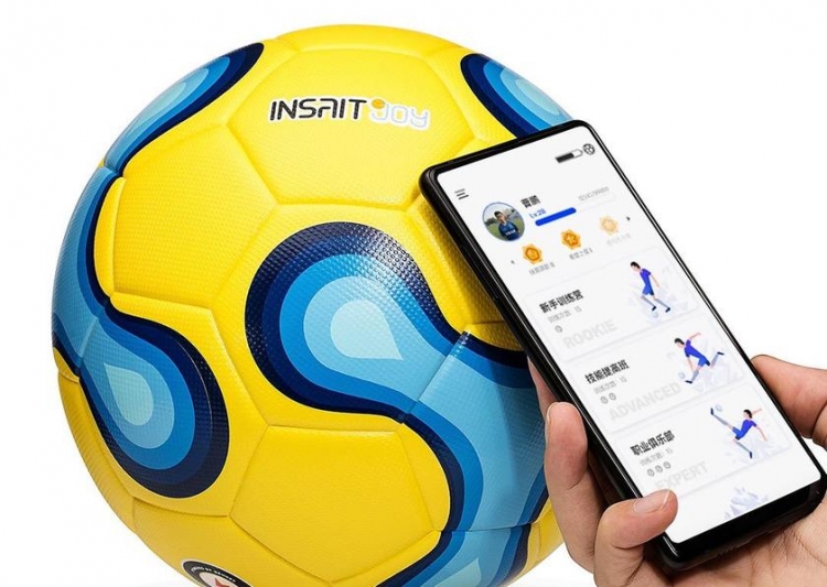 Xiaomi представила футбольный смарт-мяч INSAIT JOY SMART FOOTBALL