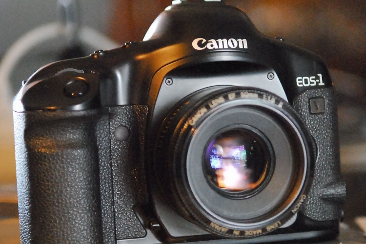 Конец эпохи: Canon прекратила продажи плёночной камеры EOS-1v