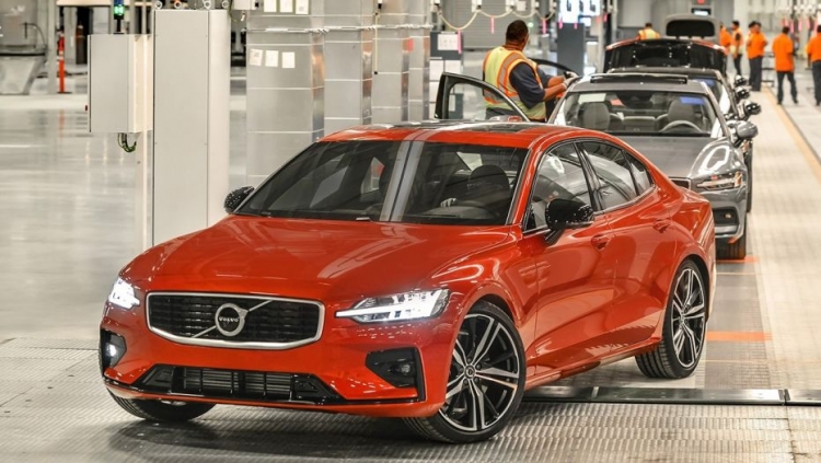 Volvo продемонстрировала первый автомобиль, собранный в США