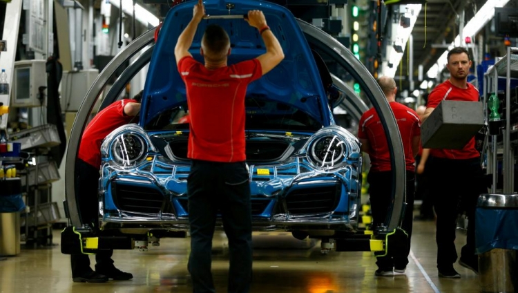 Переход на выпуск электромобилей грозит немецкому автопрому потерей 75 тысяч рабочих мест