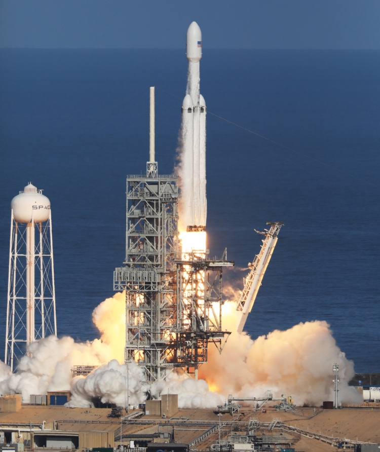SpaceX выиграла тендер на запуск военного спутника на сверхтяжёлой ракете Falcon Heavy