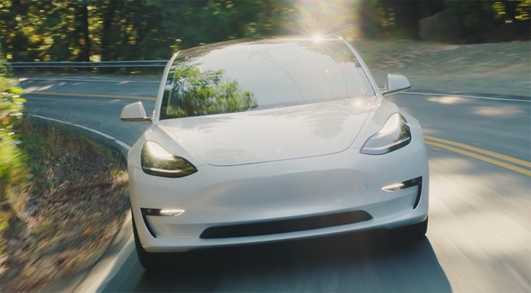 Tesla превзошла заявленные объёмы производства Model 3, выпустив 7000 за неделю