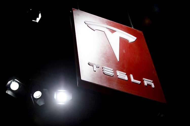 Главный технолог Tesla Даг Филд покинул компанию