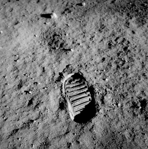 Ученые из ЕКА разгадали загадку «лунной лихорадки», которой страдали астронавты