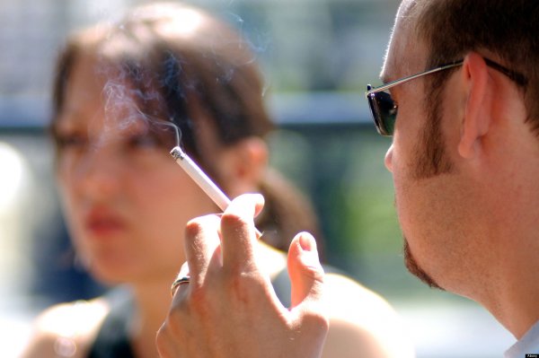 Ученые: Пассивное курение губительно для беременных женщин
