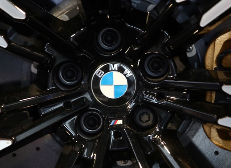 BMW, Daimler, телекоммуникационные компании просят Еврокомиссию поддержать технологию C-V2X