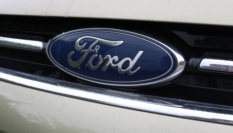 В Ford создан проекционный дисплей с улучшенными характеристиками