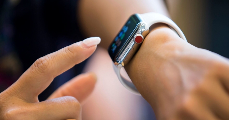 Введение пошлин на товары из Китая грозит ростом цен на Apple Watch и фитнес-трекеры FitBit