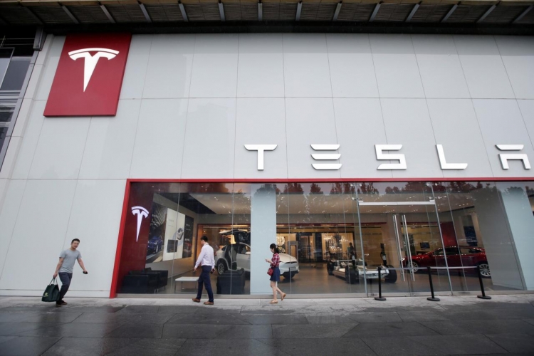 После сделки с Tesla Шанхай намерен отменить ограничения на инвестиции иностранных компаний