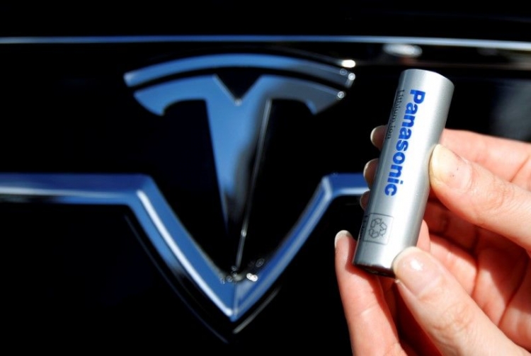 Производитель аккумуляторов для Tesla отказался от поставщика кобальта из-за санкций